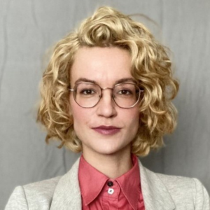 victoria headshot src freelancer