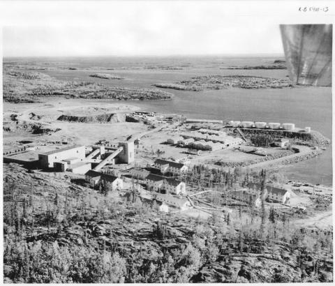 historical photo of gunnar mine site