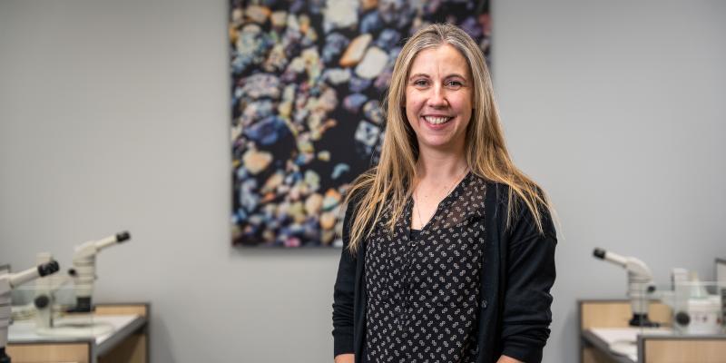 src diamond expert lucy standing in diamond lab