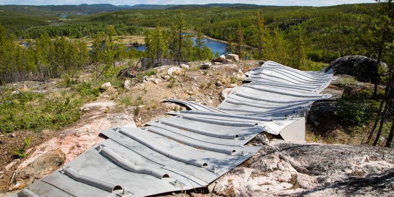 Stainless steel cap covering stope breakthrough, Rix-Athabasca, Leonard Mine